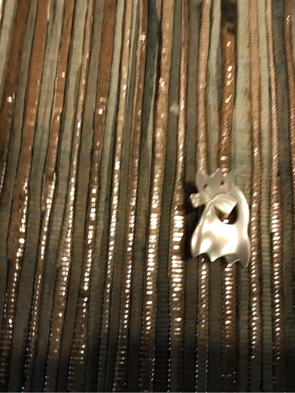 Adorable Vintage Mother of Pearl Kitty Cat Brooch Pin